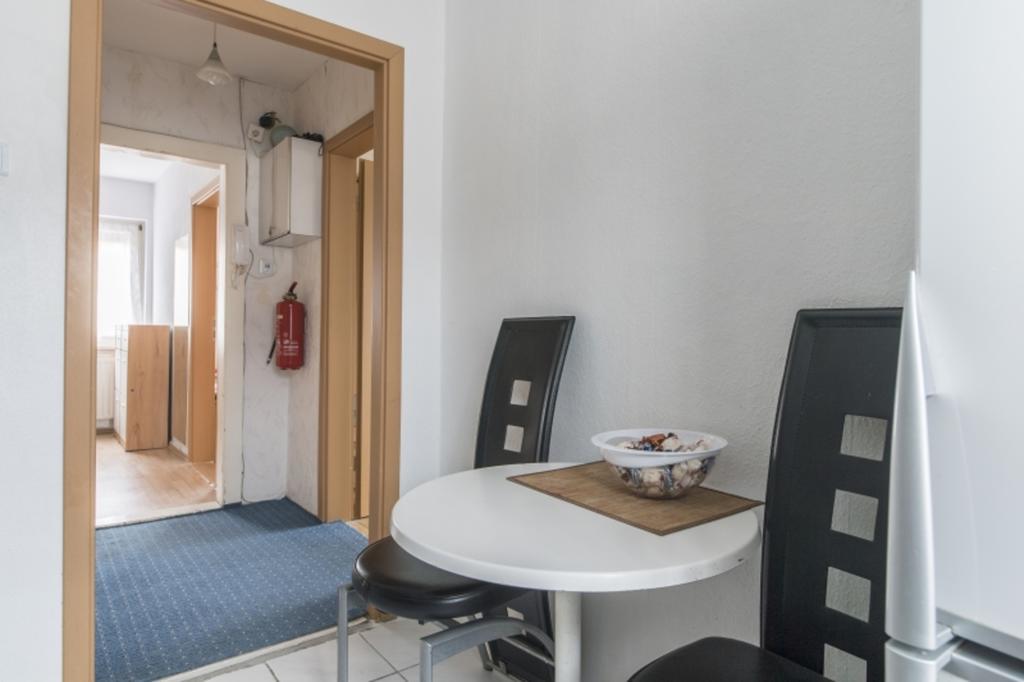 Private Apartment *